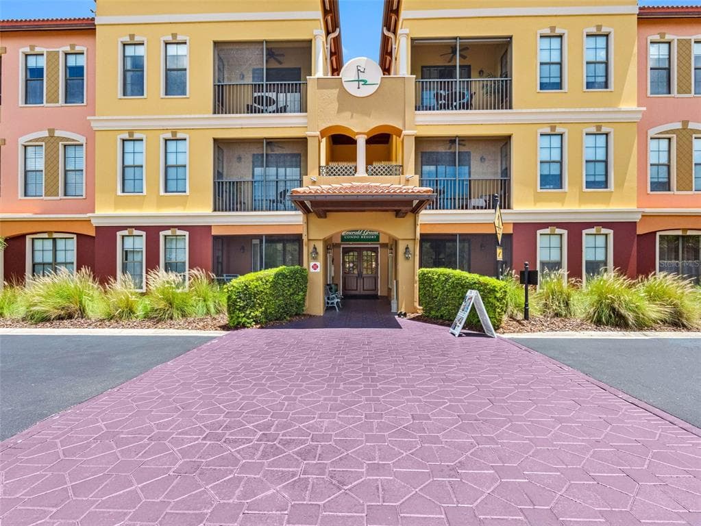 13941 CLUBHOUSE DR UNIT #203 TAMPA, FL 33618