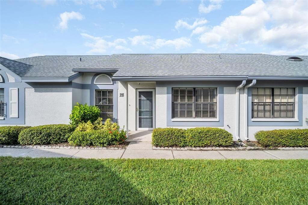 2749 COUNTRYSIDE BOULEVARD UNIT 28 CLEARWATER, FL 33761