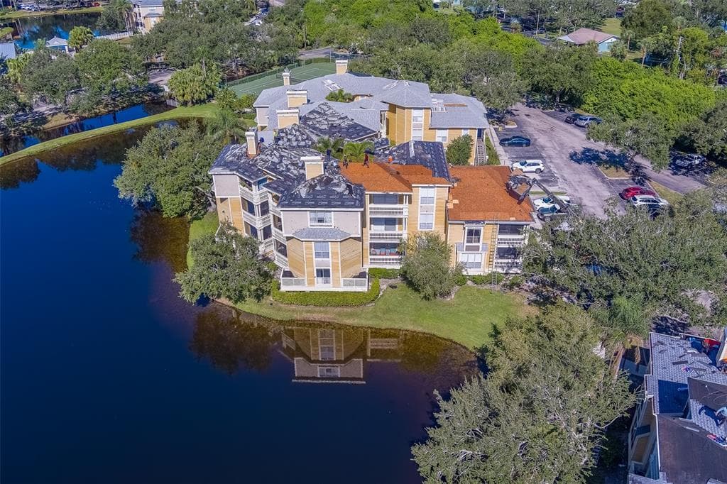115 112TH AVENUE NE UNIT 605 ST PETERSBURG, FL 33716