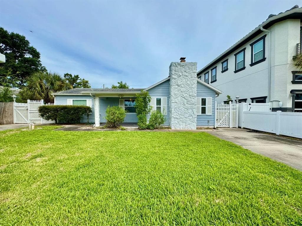 621 85TH AVENUE N ST PETERSBURG, FL 33702