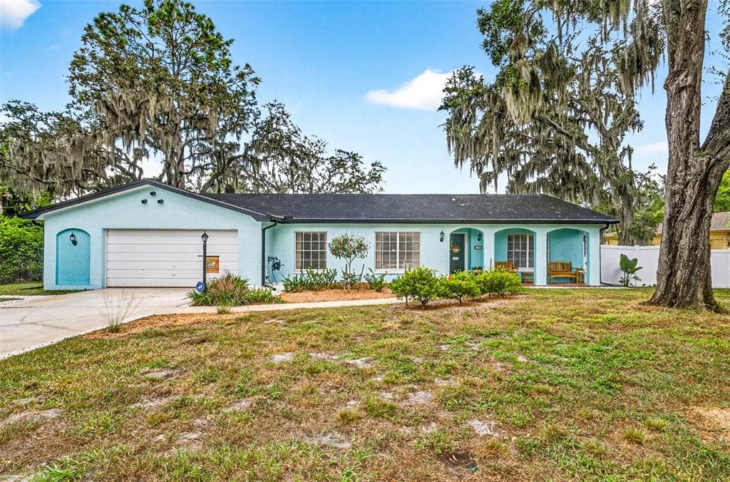 723 GRAND CIRCLE TEMPLE TERRACE, FL 33617