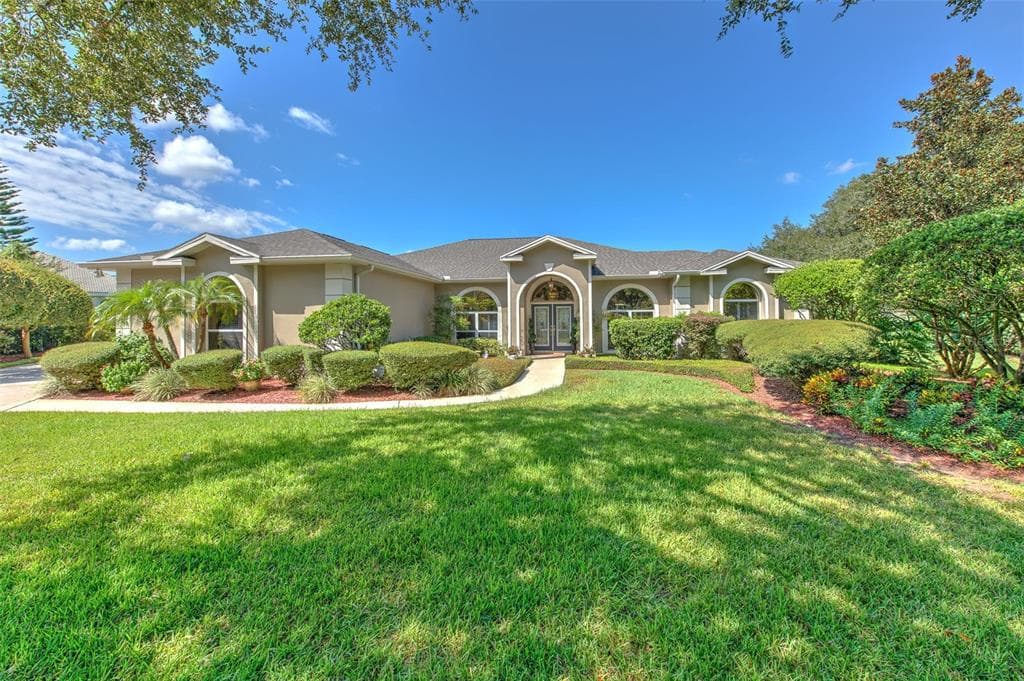 5203 CULASAJA CIRCLE VALRICO, FL 33596