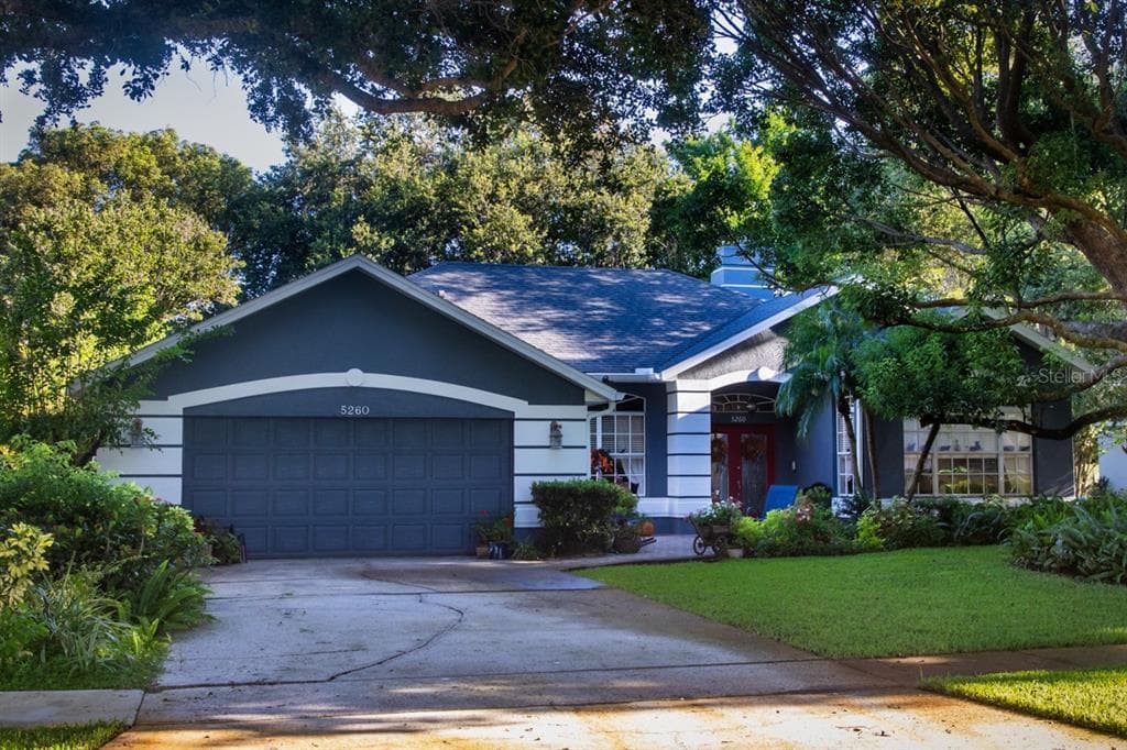 5260 HAMMOCK CIRCLE