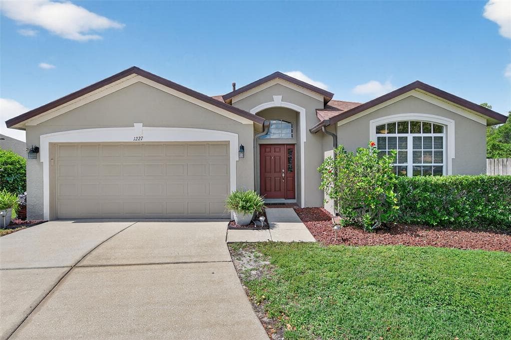 1227 ATTICUS COURT WESLEY CHAPEL, FL 33543