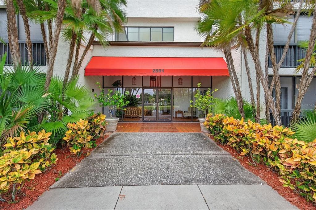 2591 COUNTRYSIDE BOULEVARD UNIT 5107 CLEARWATER, FL 33761