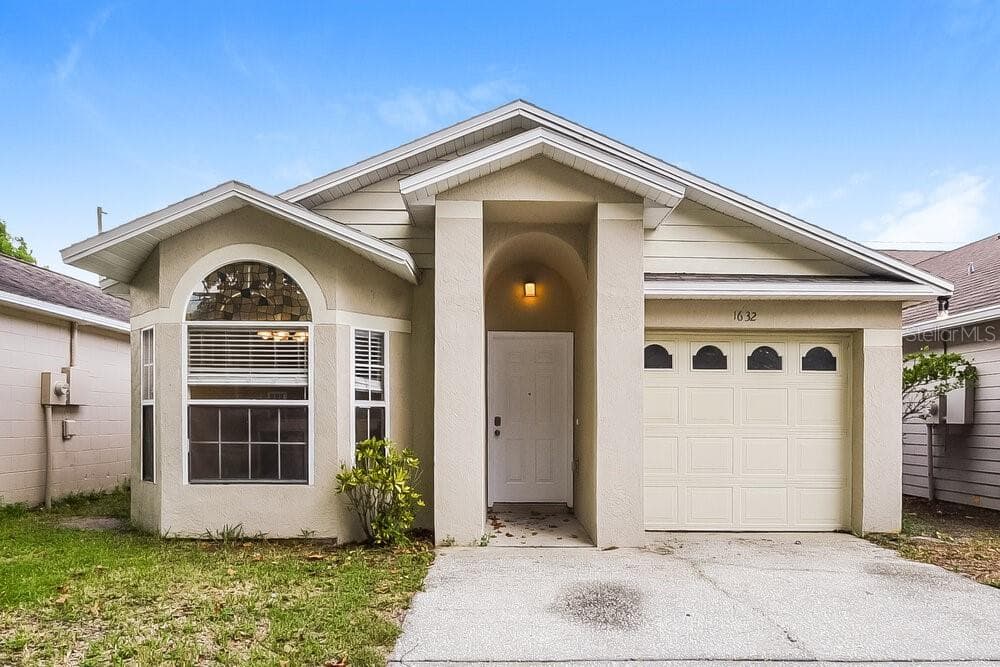1632 CHATHAM CIRCLE APOPKA, FL 32703