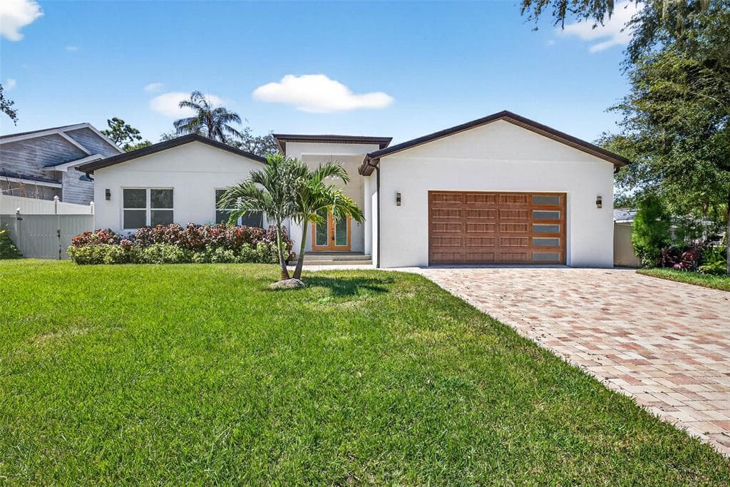216 N GLEN ARVEN AVENUE TEMPLE TERRACE, FL 33617
