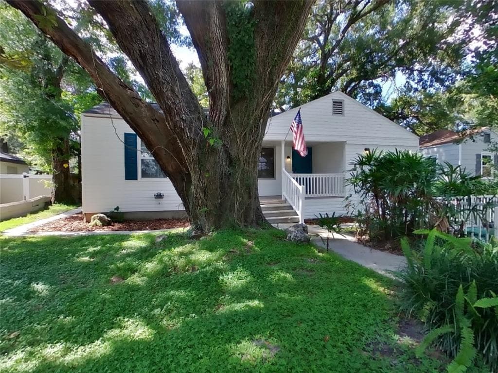 1211 E CRENSHAW STREET TAMPA, FL 33604