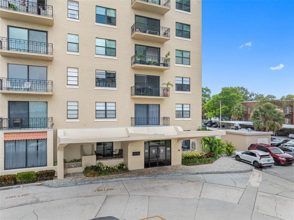 2109 BAYSHORE BOULEVARD UNIT 102 TAMPA, FL 33606