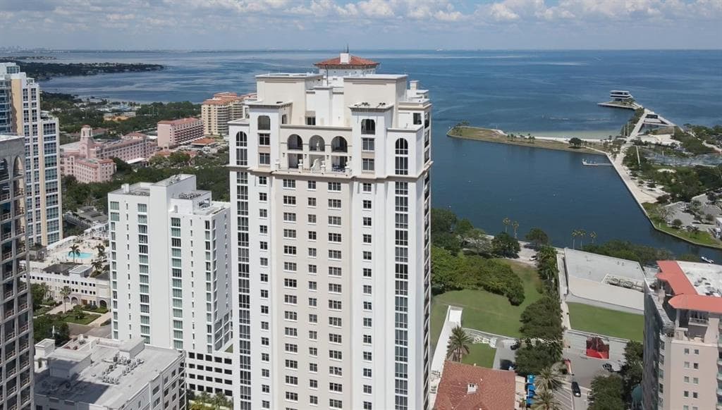 300 BEACH DRIVE NE UNIT 1104 ST PETERSBURG, FL 33701