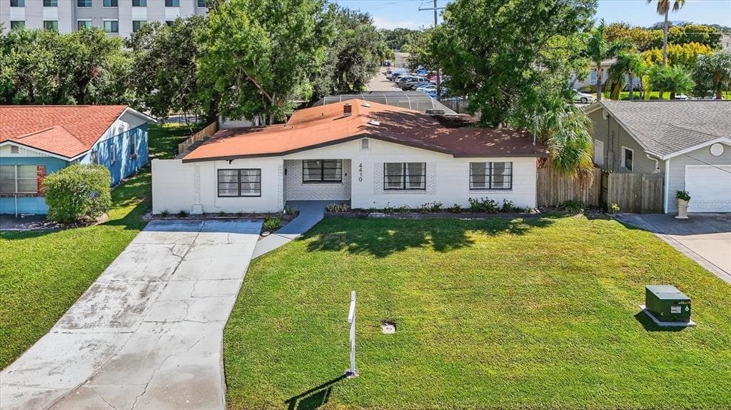 4410 W BAY COURT AVENUE TAMPA, FL 33611