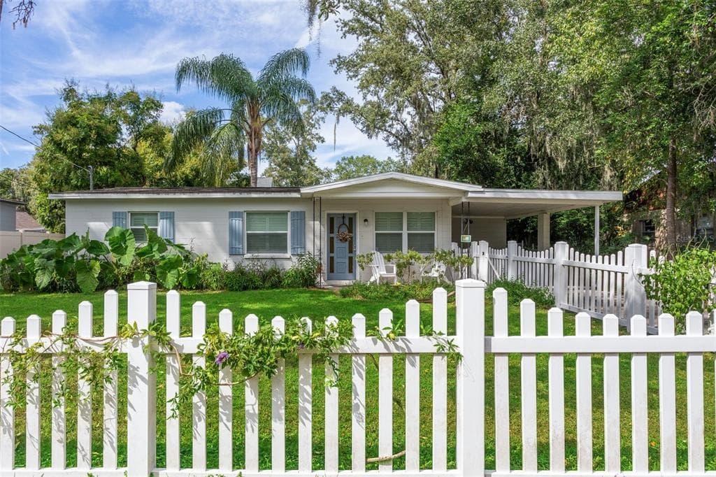2321 CARROLL GROVE DRIVE TAMPA, FL 33612