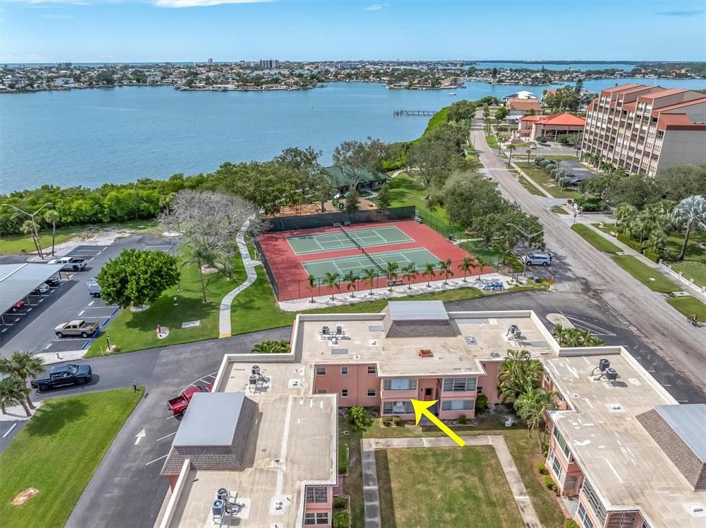 1150 RUE DES REINES UNIT 2B SOUTH PASADENA, FL 33707