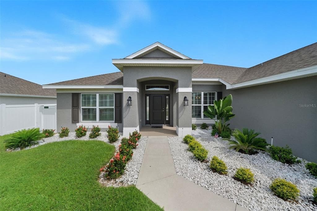 5467 KNIGHTS LANDING DRIVE LAKELAND, FL 33810