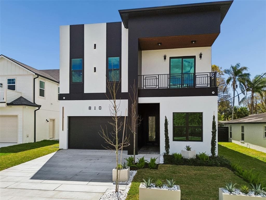 810 W BRADDOCK STREET
