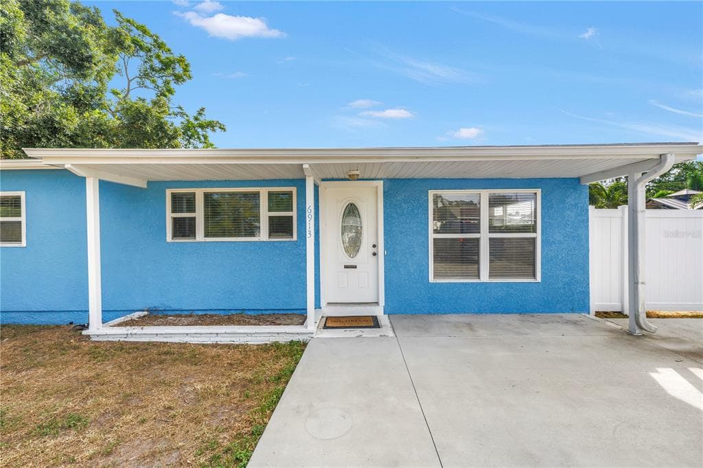 6913 ONYX DRIVE N ST PETERSBURG, FL 33702