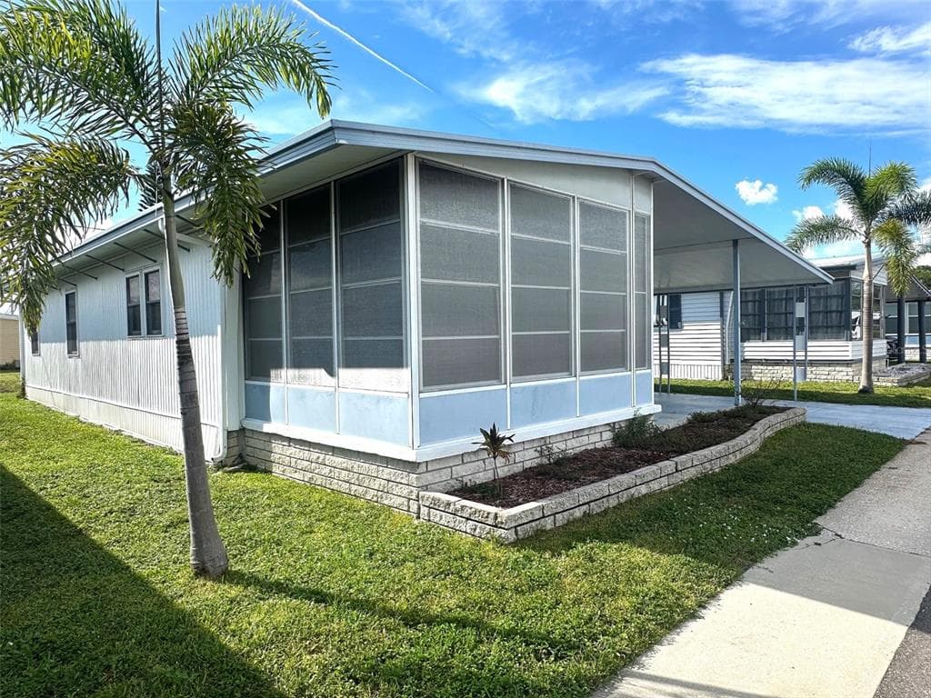 34244 CANAL DRIVE N PINELLAS PARK, FL 33781