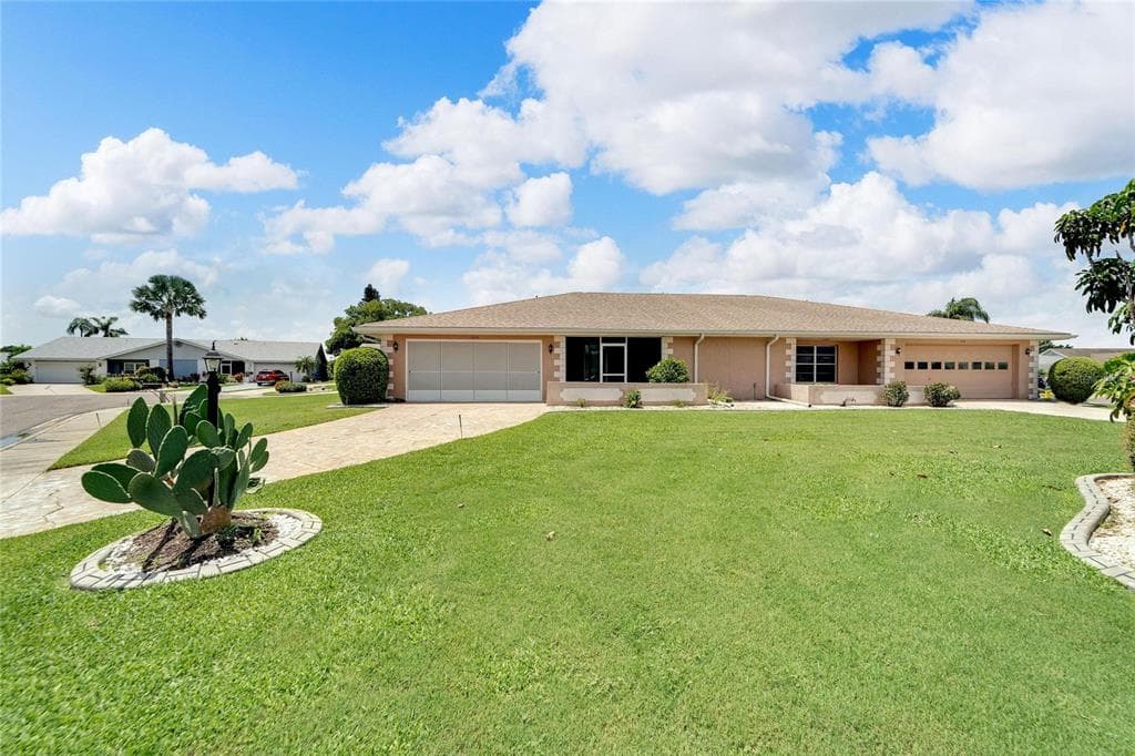 1010 YELLOWBIRD PLACE SUN CITY CENTER, FL 33573