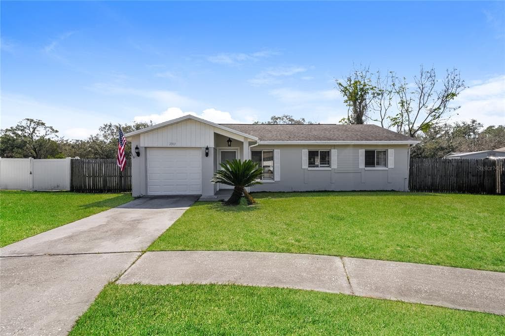 2303 SILVER HILL COURT VALRICO, FL 33594