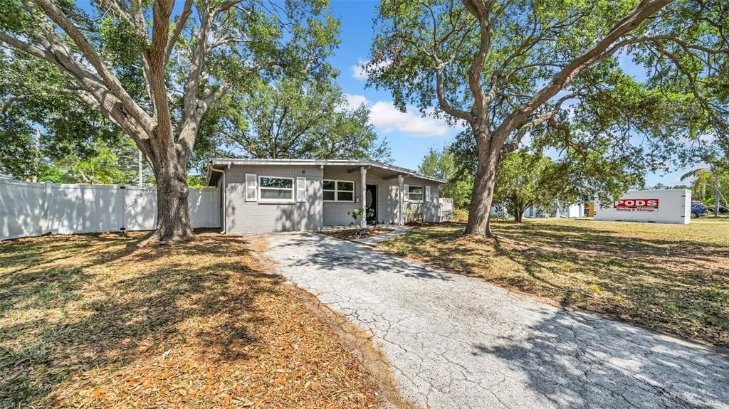 5601 CEDAR STREET NE ST PETERSBURG, FL 33703