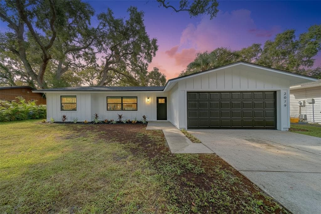 2079 CHARTER OAKS DRIVE CLEARWATER, FL 33763