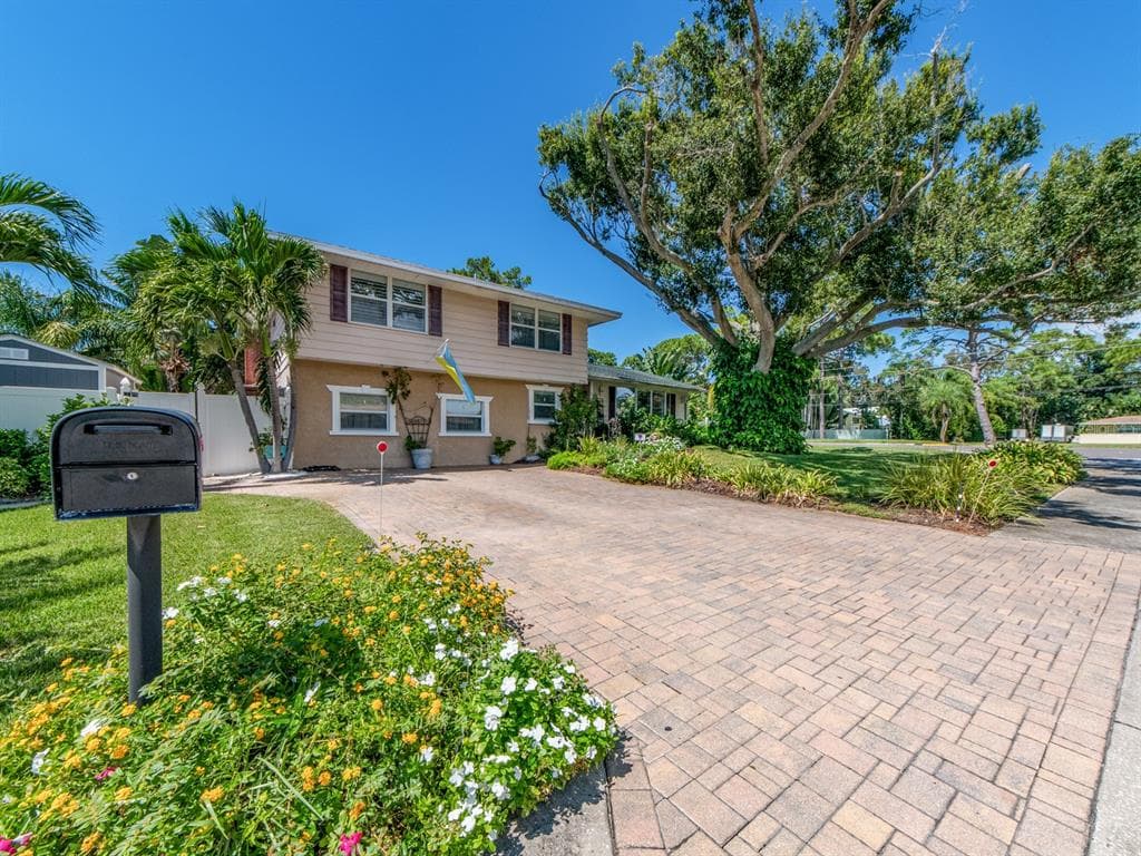 7796 132ND WAY SEMINOLE, FL 33776