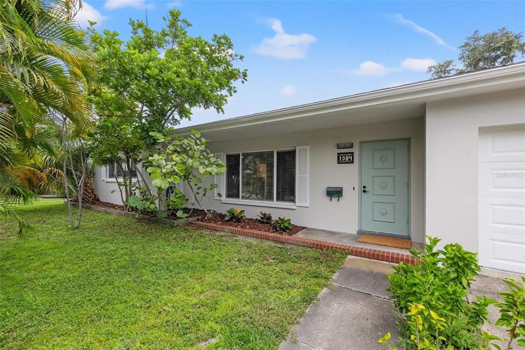 1084 39TH AVENUE NE ST PETERSBURG, FL 33703