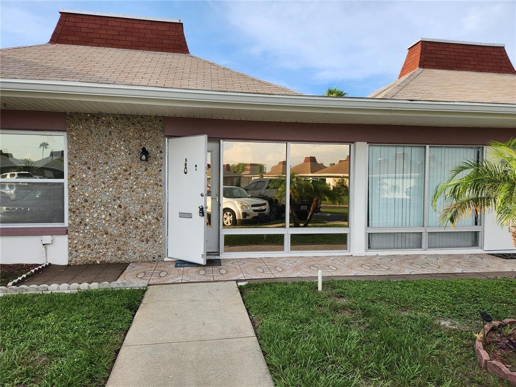 4347 TAHITIAN GARDENS CIRCLE UNIT B HOLIDAY, FL 34691