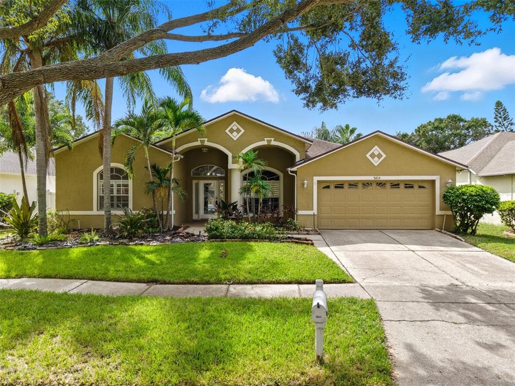 9215 ESTATE COVE CIRCLE RIVERVIEW, FL 33578