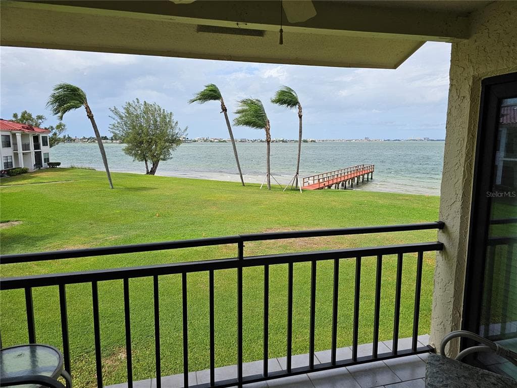 6177 SUN BOULEVARD UNIT 203 ST PETERSBURG, FL 33715