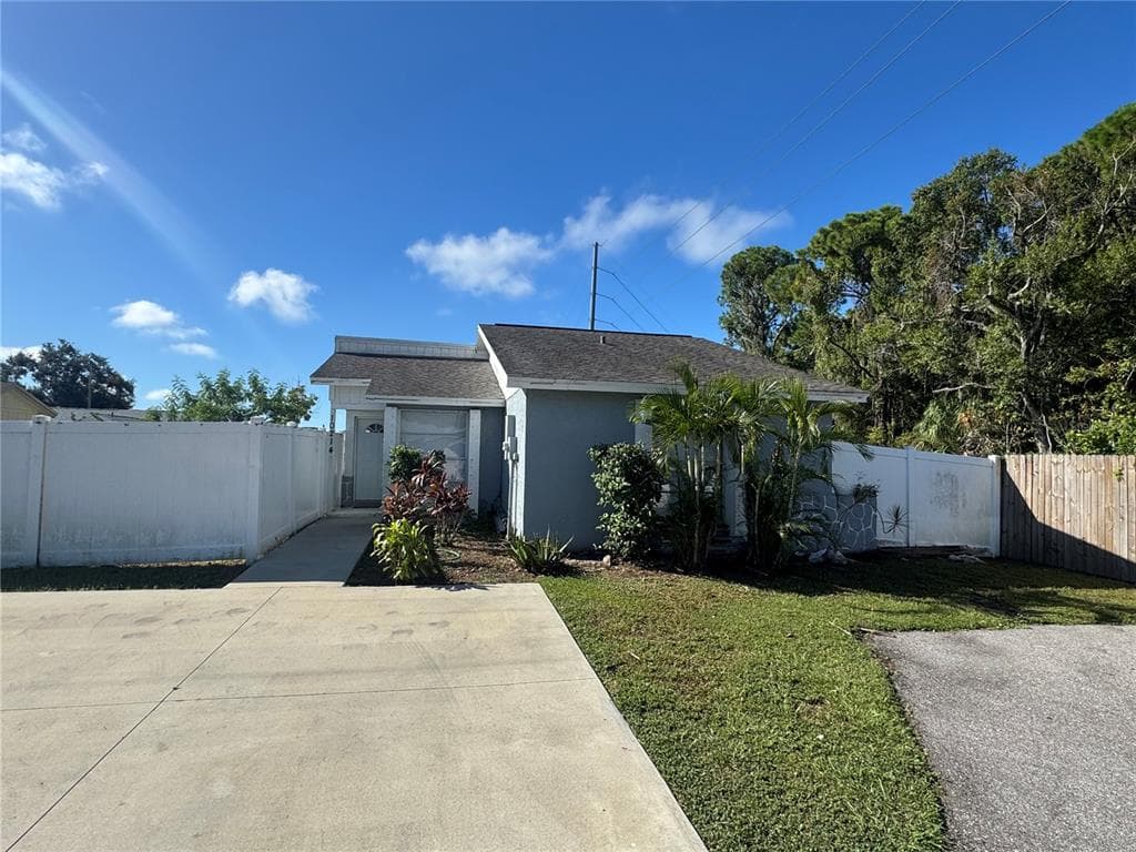 10214 SABLE RIDGE COURT TAMPA, FL 33615
