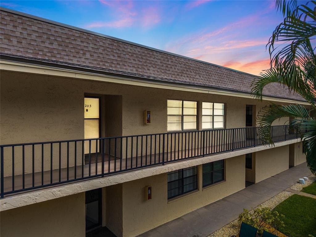 12300 VONN ROAD UNIT 9203 LARGO, FL 33774