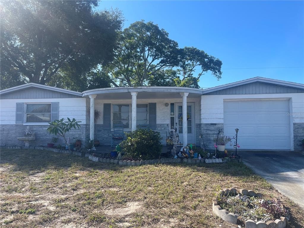 4914 PANORAMA AVENUE HOLIDAY, FL 34690