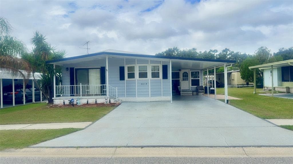 3819 KIM DRIVE WESLEY CHAPEL, FL 33543