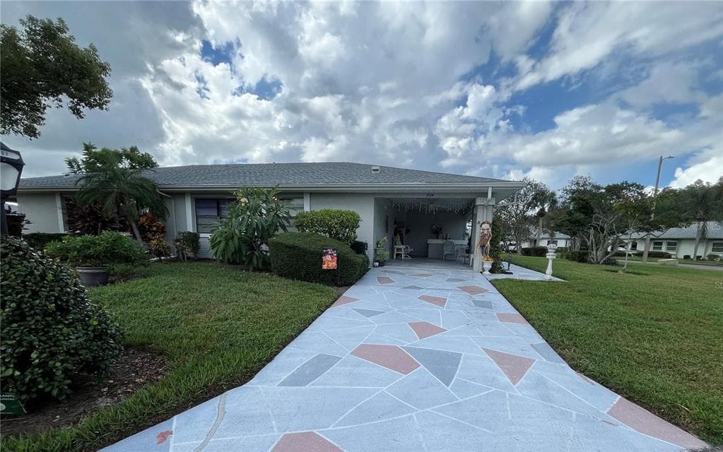 2104 HEREFORD DRIVE UNIT 2104 SUN CITY CENTER, FL 33573