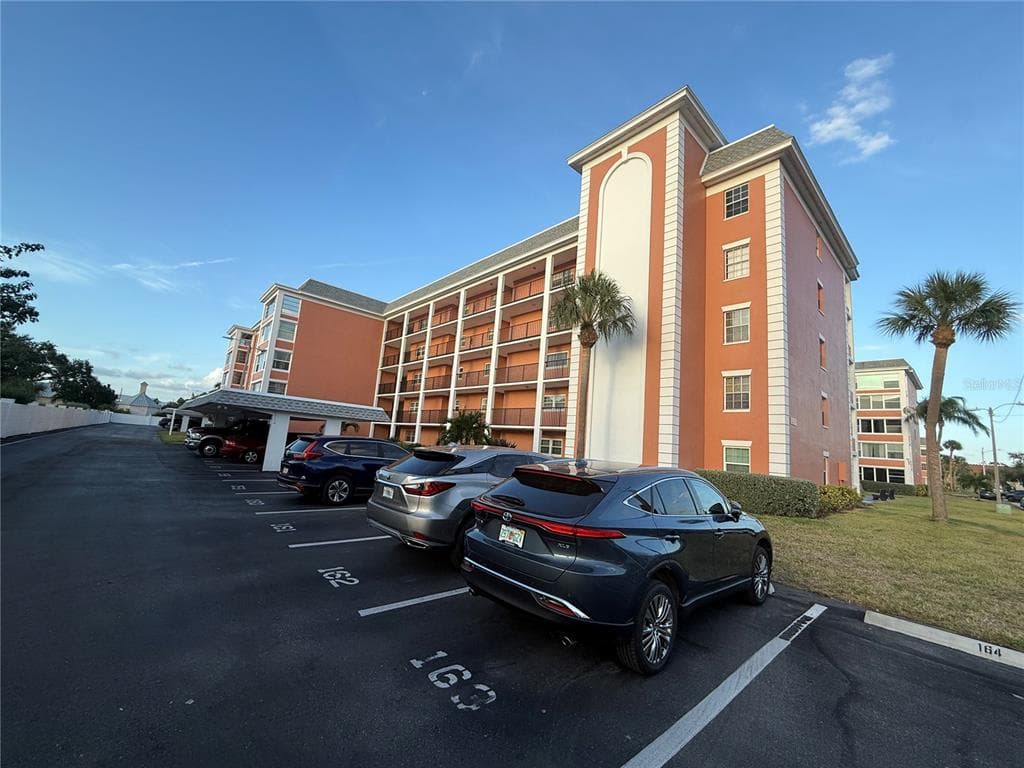 6960 20TH AVENUE N UNIT 502 ST PETERSBURG, FL 33710