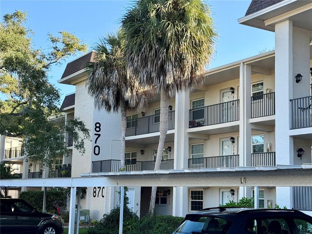 870 VIRGINIA STREET UNIT 302 DUNEDIN, FL 34698