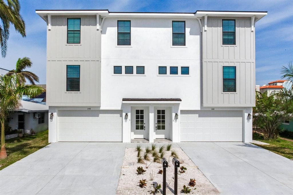140 174TH AVENUE E UNIT B REDINGTON SHORES, FL 33708