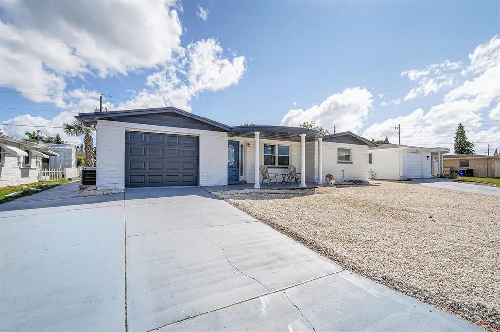 1516 SENTINEL STREET HOLIDAY, FL 34690