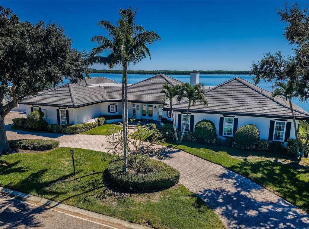 4916 62ND AVENUE S ST PETERSBURG, FL 33715
