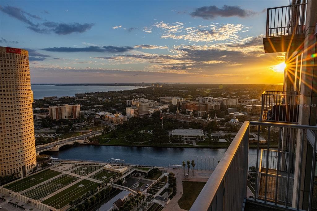 777 N ASHLEY DRIVE UNIT 3004 TAMPA, FL 33602