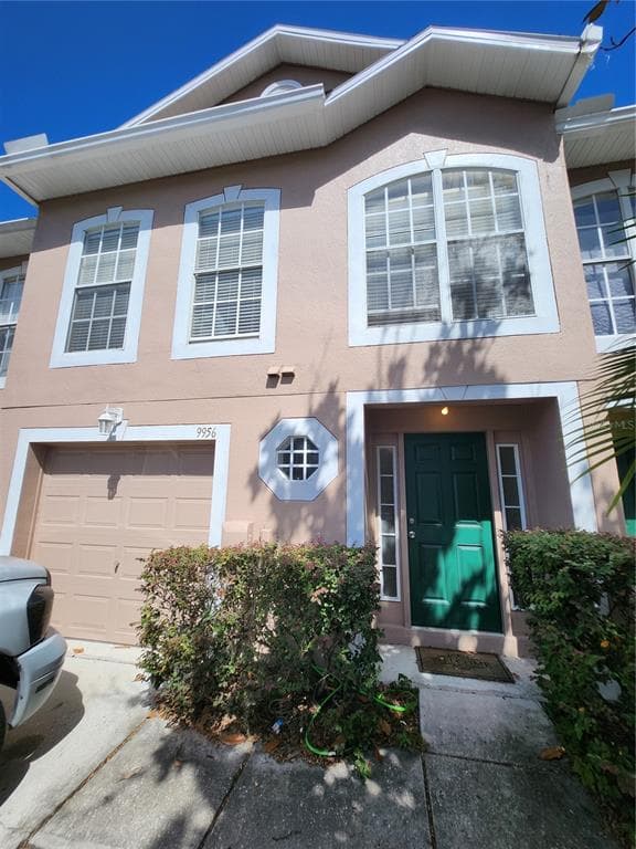 9956 ASHBURN LAKE DRIVE TAMPA, FL 33610