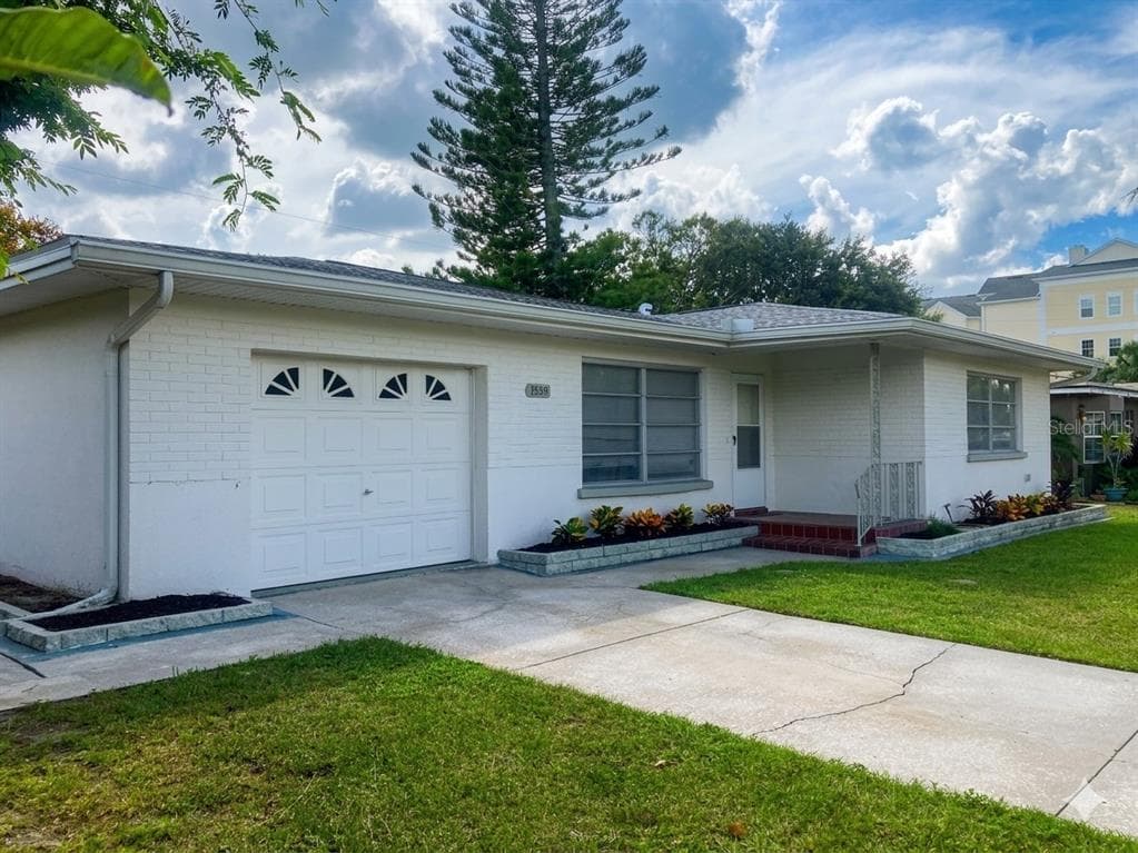 1559 BARRY ROAD