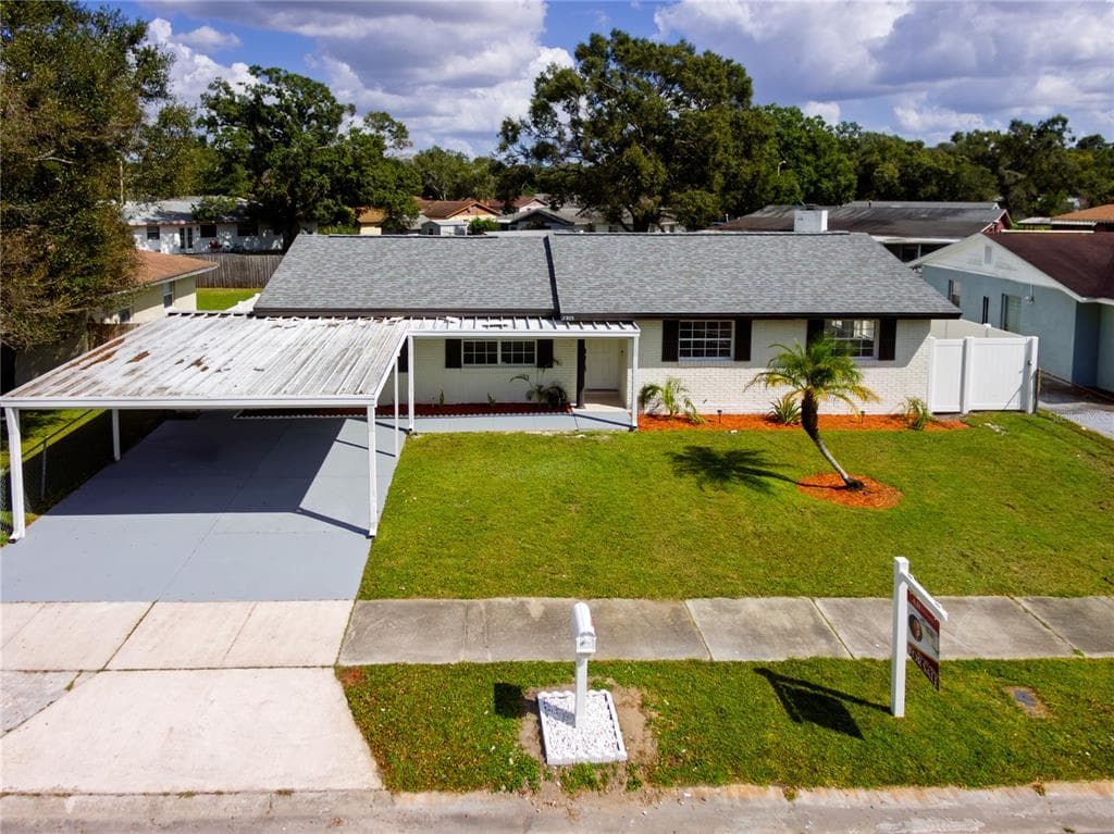 5805 HAMMON DRIVE TAMPA, FL 33619