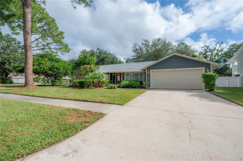 3341 FOXRIDGE CIRCLE TAMPA, FL 33618