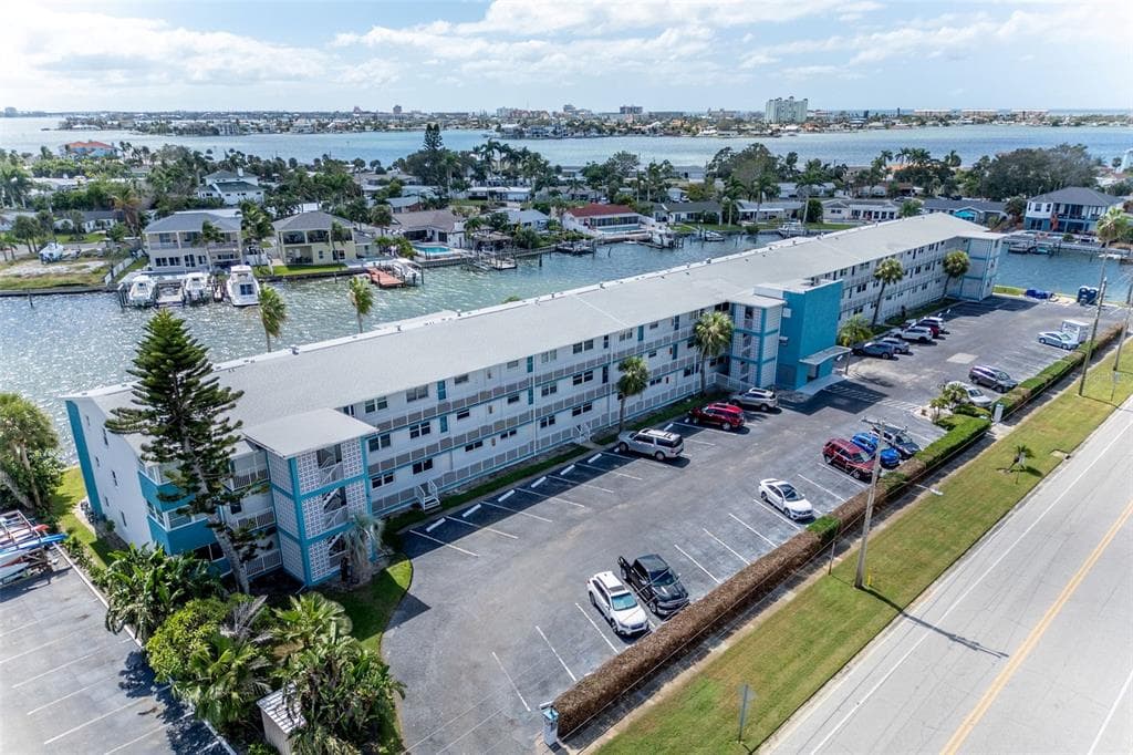 1893 SHORE DRIVE S UNIT 203 SOUTH PASADENA, FL 33707