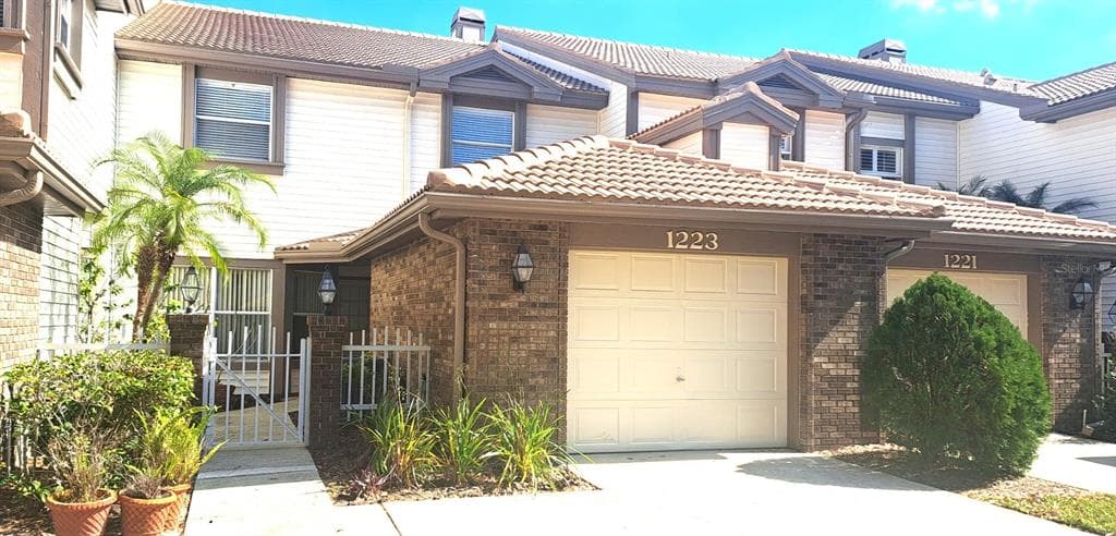1223 CLAYS TRAIL OLDSMAR, FL 34677