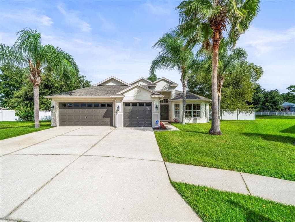 6840 SPARKLING WAY WESLEY CHAPEL, FL 33545