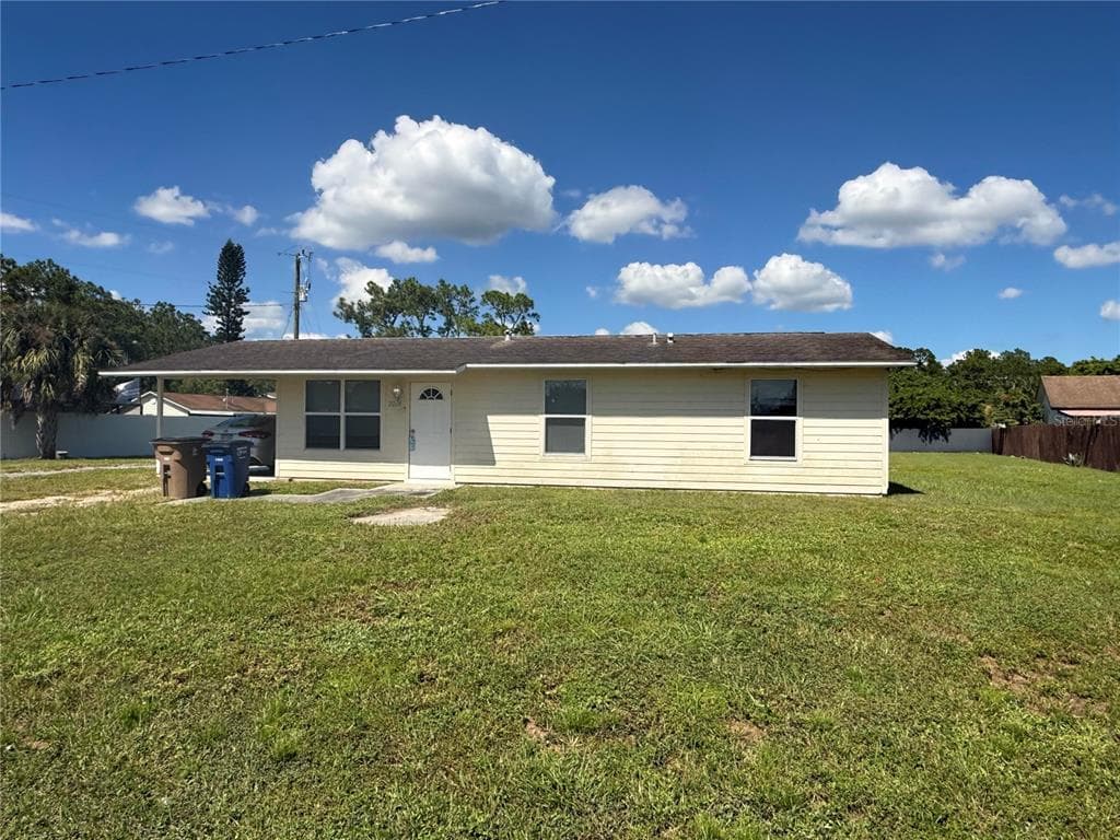 2253 11TH TERRACE LEHIGH ACRES, FL 33936