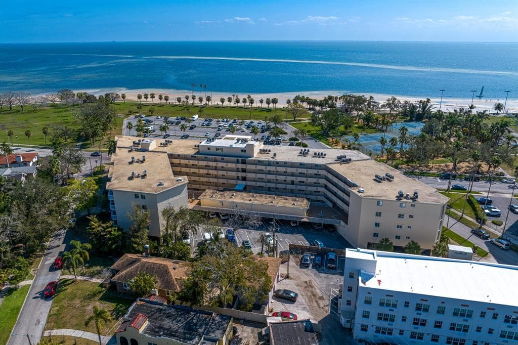 1200 N SHORE DRIVE NE UNIT 316 ST PETERSBURG, FL 33701